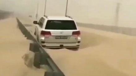 ایک طوفان سے کویت کا ہائی وے ریگستان بن گیا