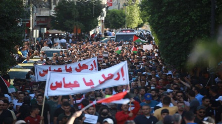 فلسطینی اتھارٹی کے خلاف رام اللہ کے عوام کا مظاہرہ