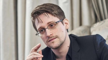 روس نے امریکی راز افشاں کرنے والے ایڈورڈ سنوڈن کو شہریت دیدی