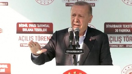 Erdogan li Amedê ye û dîsa soz û qiraran û bi gotina xwe mizgîniyê dide xelkê