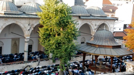 U Gazi Husrev-begovoj džamiji u Sarajevu vjernici klanjali bajram-namaz
