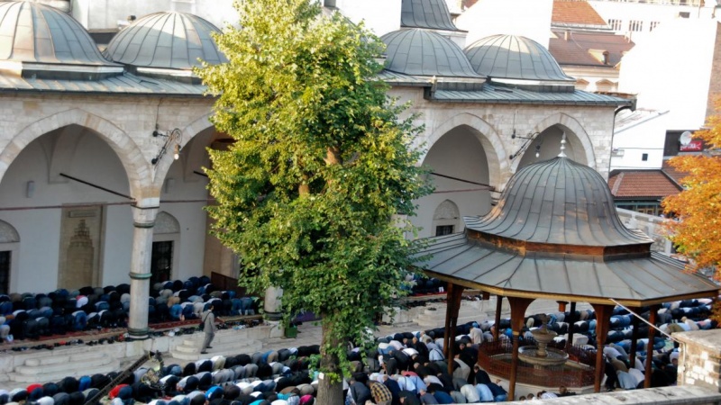 U Gazi Husrev-begovoj džamiji u Sarajevu vjernici klanjali bajram-namaz