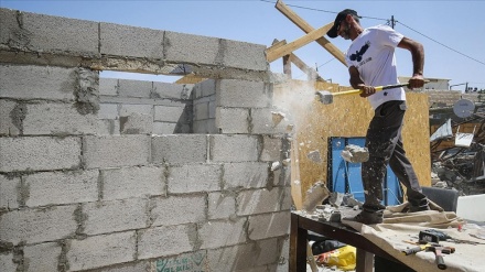 Palestinska porodica primorana da vlastitim rukama sruši svoju kuću