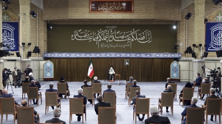 Posljednji susret dosadašnjeg iranskog predsjednika i vlade s liderom Islamske revolucije