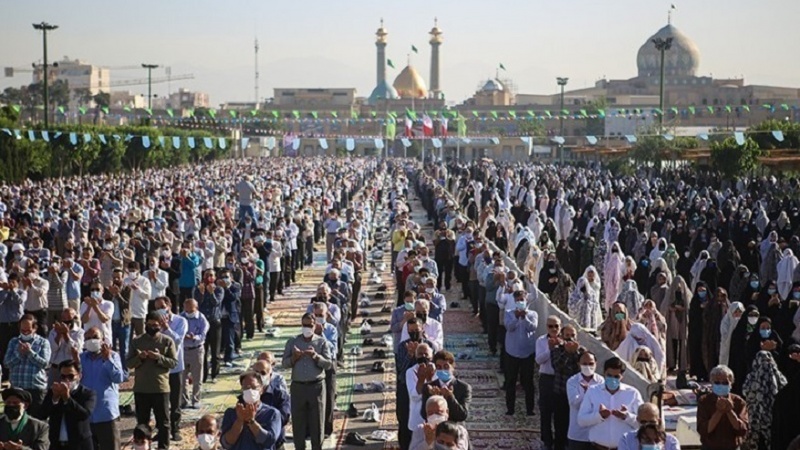 U iranskim gradovima klanjan bajram-namaz poštivajući zdravstvene protokole