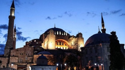 UNESCOyê derbarê mizgevta Ayasofyayê de hişyarî da Tirkiyê 
