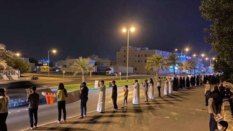 سیاسی قیدیوں کی رہائی کے لئے بحرینی عوام کا مظاہرہ 