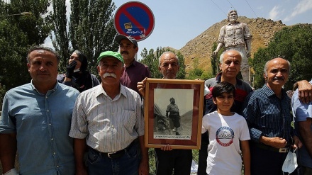 عظیم ایرانی کوہ پیما محمود اجل کے مجسمے کی نقاب کشائی کی تقریب