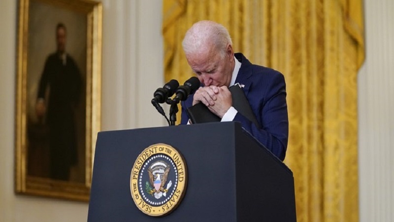 امریکی تجزیہ نگار کا تلخ ٹوئٹ، طالبان سے التجا کی نوبت آگئي