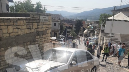 Aksident i rëndë i dy të rinjve me motorr në Berat, djalë e vajzë në gjendje të rëndë