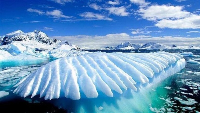 Po bën shumë vapë! Në Grenlandë u shkrinë 22 gigatonë akull në një ditë