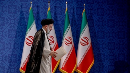 Më 3 gusht, fillon mandatin presidenti i trembëdhjetë i Republikës Islamike të Iranit