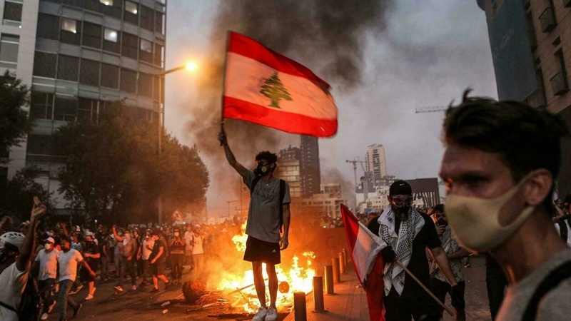 Libanezët protestojnë në përvjetorin e shpërthimit të Bejrutit
