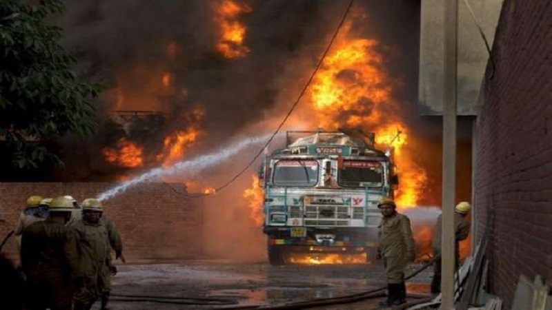 کراچی میں بم دھماکہ، گیارہ ہلاک