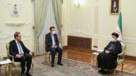 پاکستان کے وزیر خارجہ کا دورۂ تہران،  ایرانی حکام سے ملاقات