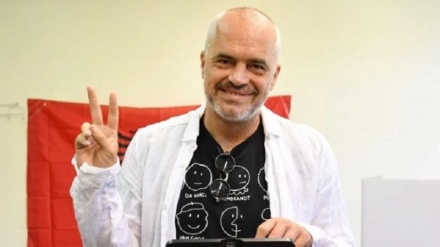 Ardi Veliu jep dorëheqjen pasi shkarkohet nga Rama