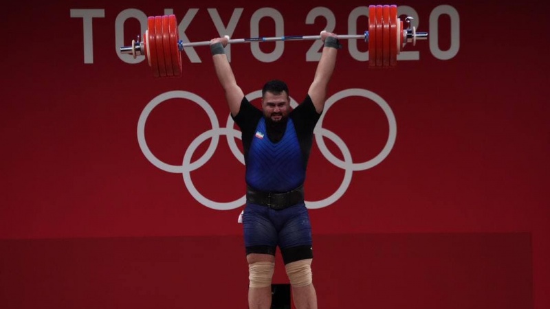 İranlı ağır atlet Tokio Olimpiya Oyunlarında gümüş medalı qazanıb