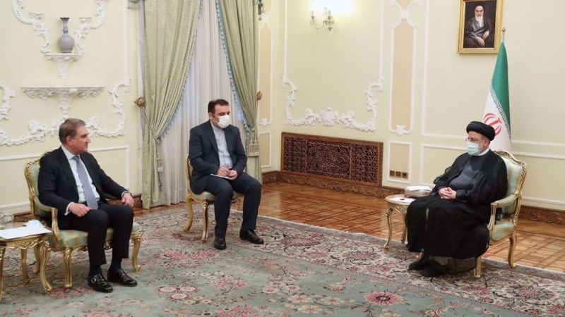 Raisi: Marrëdhëniet midis Teheranit dhe Islamabadit janë afatgjata, doktrinare dhe njerëzore