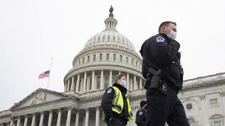 Policija Kapitola uhapsila desetine demonstranata koji su tražili veće plate