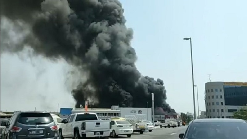 دبئی ایئرپورٹ کے نزدیک شدید آگ لگ گئی