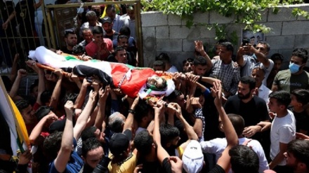 صیہونی فوجیوں کی فائرنگ سے فلسطینی نوجوان شہید، درجنوں زخمی 