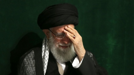 Organizohet nata e parë e zimbajtjes për imam Husseinin(as) në prani të liderit suprem