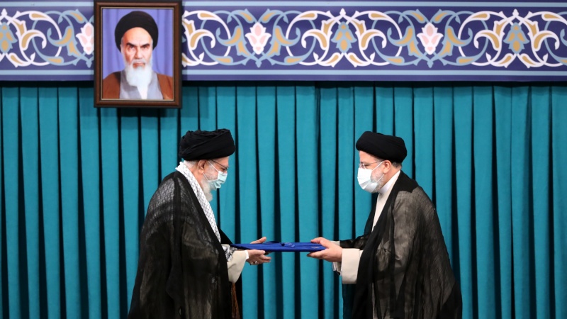 İranda yeni prezidentin mandatı təsdiqləndi