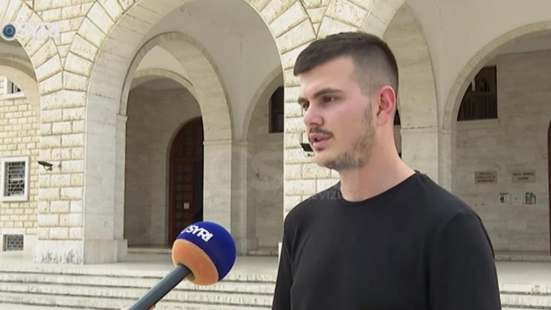 Studentët kundër vaksinimit të detyruar. Flet studenti Gevio Tabaku