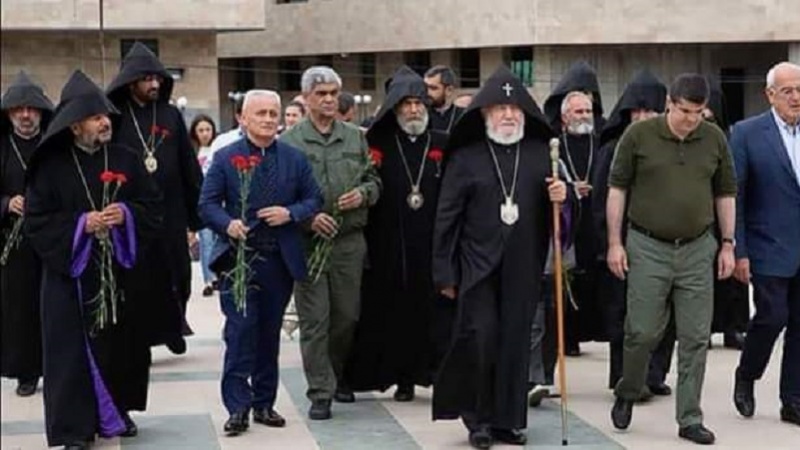 Ermənistan rəhbərliyi Qarabağın müstəqilliyinə təkid edir