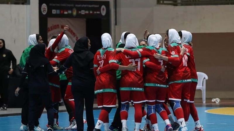 İranlı qadın həndbolçular