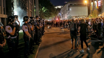 Protesti u Ljubljani: Policija upotrijebila suzavac i vodeni top, ima povrijeđenih