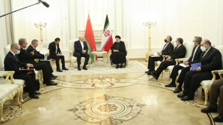 Presidenti Raisi thekson në përfundimin e projekteve të përbashkëta të Iranit dhe Bjellorusisë