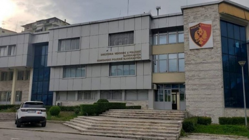 Makinat plot me emigrantë të paligjshëm, arrestohen dy persona në aksin Përmet-Tepelenë