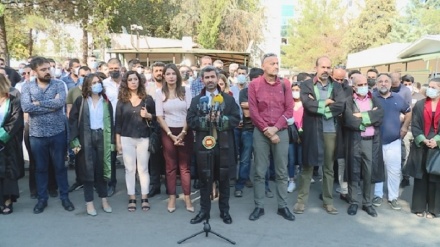  Serokê Baroya Amedê: Parêzer û rêveberiya baroyê rastî êrîşa polîsan hatin  