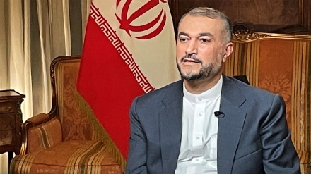 تیل کی فروخت اور زرمبادلہ کی منتقلی کی بحالی ہمارے لئے نہایت اہم ہے: وزیر خارجہ ایران