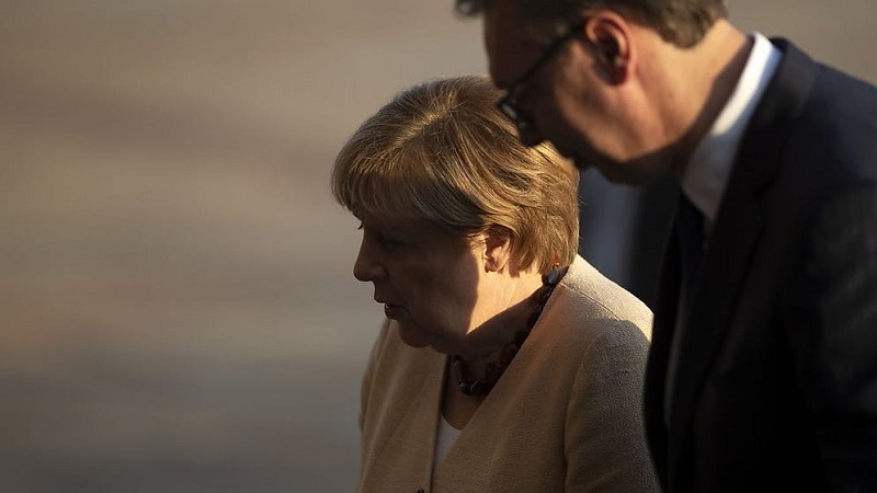Merkel: oproštajna podrška Vučiću?