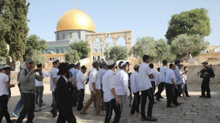 Desetine izraelskih doseljenika upale u džamiju Al-Aksa