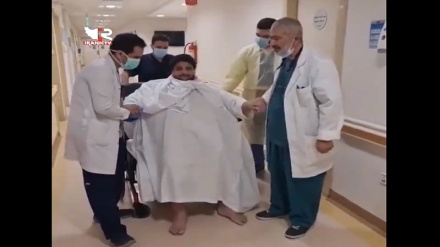 ۵۰۰ کلو کے سعودی نوجوان کو مفلوج ہو جانے کے بعد شفا ملی۔ ویڈیو