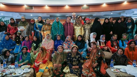 تاریخ میں ایرانی خواتین کے لباس - مقامی لباس