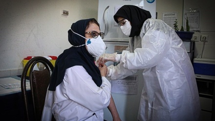 Irani fillon injektimin e dozës së tretë të vaksinës kundër virusit Korona