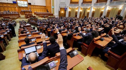 Rumıniya parlamenti seçilmiş baş nazirin hökumətini rədd edib