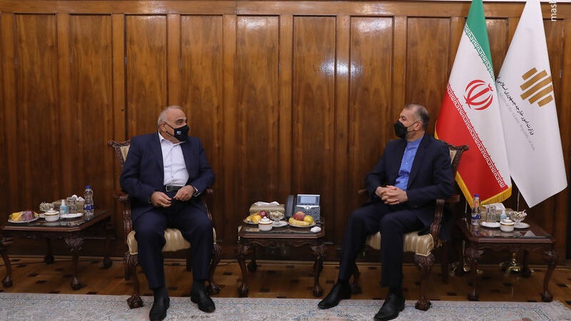 ایران کے وزیر خارجہ اور سابق عراقی وزیر اعظم کی ملاقات، دونوں ممالک تعلقات کے مزید فروغ اور استحکام کے لئے پُرعزم