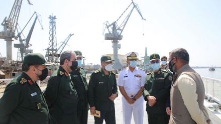آبدوز اور بحری جنگی جہاز بنانے کے شعبے میں ایران-پاکستان کے مابین تعاون پر اتفاق