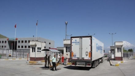 Nûçeya qedexetiya derbasbûna kamiyonên îranî bo Tirkiyê derew derket