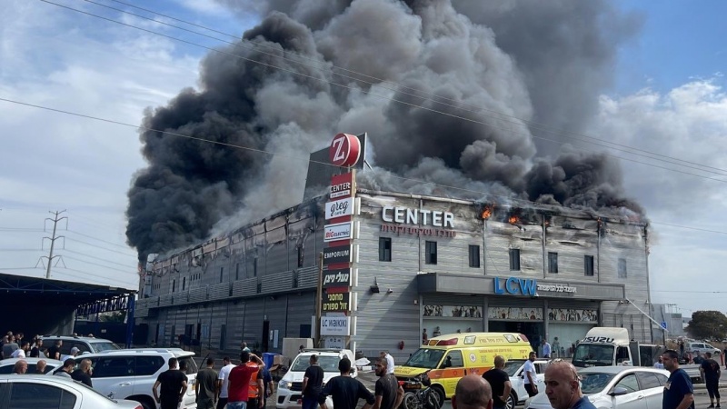 تجارتی مرکز میں لگنے والی آگ میں 7 صیہونی جھلسے