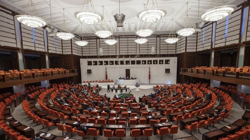 Parlimana Tirkiyê operasiyona artêşa vî welatî li Iraq û Sûriyê dirêj kir