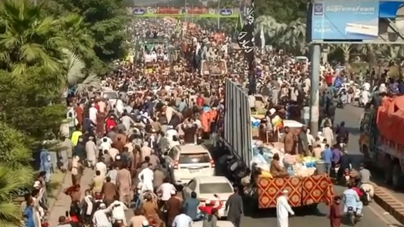 رکاوٹوں کے باوجود کالعدم تنظیم کا مارچ اسلام آباد کی جانب رواں دواں