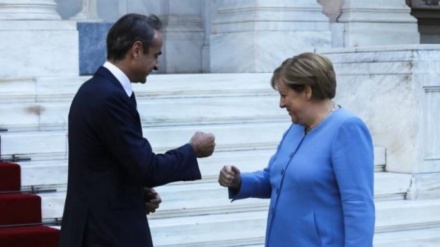 ‘Greqia do vetëm miq’/ Merkel nga Athina: Marrëdhëniet gjermano-greke janë ‘të gjalla’, kemi treguar se mund të ndajmë përgjegjësitë