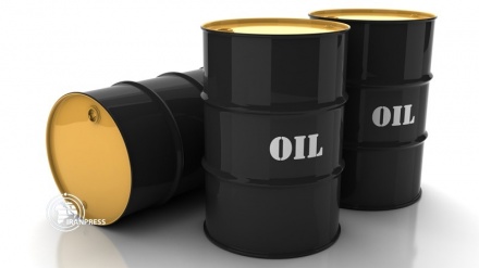 Nafta mbuloi detin në Shëngjin/ Dyshohet se u hodh nga një anije, shpallet në kërkim kapiteni