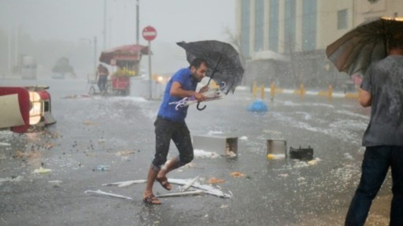 Oluja u Istanbulu: Vjetar ruši dijelove zgrada, četvero mrtvih